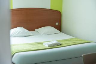 B Hotel Troyes Aéroport - 0