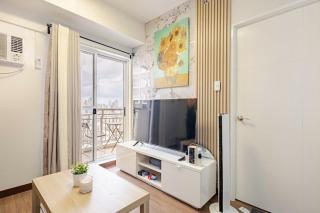 Stylish Condo - Cozy Urban Living - 5