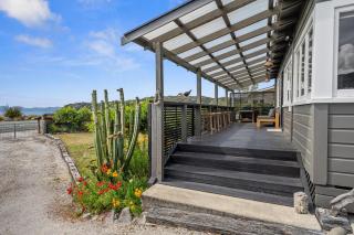 Raisin Town - Marahau Bach - 8