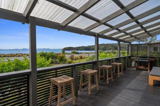 Raisin Town - Marahau Bach - 0