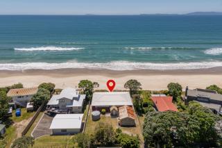 Poppy's Beach House - Beachfront Whangapoua Home - 0