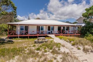 Poppy's Beach House - Beachfront Whangapoua Home - 5