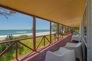 Poppy's Beach House - Beachfront Whangapoua Home - 3