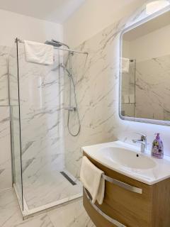 Elisabeth Residence Blue with parking - 7