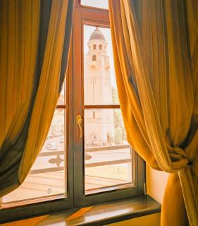 Luxury Mocioni Square Suite with Scenic Views - 3