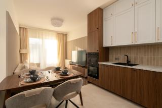 Luxury Apartment Near Center - 8