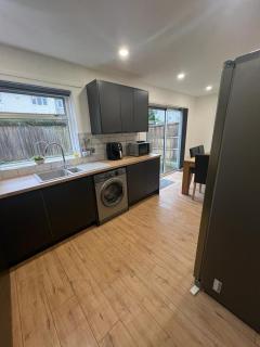 3 Bedroom House - Ideal for Contractors - Sleeps 6 - 5