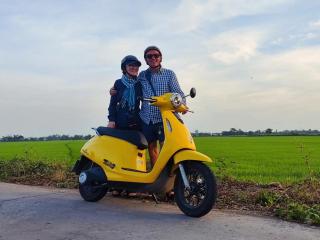 Here Library - A wooden home by the river with a library - 9