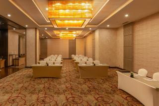 Radisson Blu Bengaluru Outer Ring Road - 9