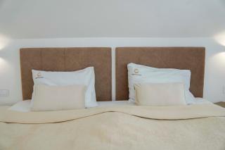 Elisabeth Residence White with parking - 4