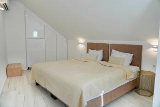 Elisabeth Residence White with parking - 3