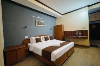 Budget Hotel Tara Regency Inn #Rooftop terrace #Near sankat mochan temple - 4