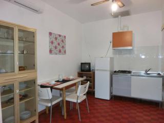 Cozy villa steps from the beach - 2