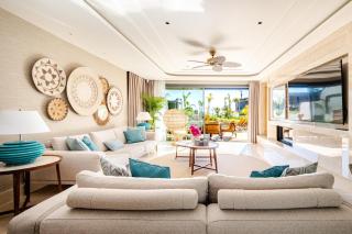 Stylish Beachfront Villa with Pool Gym Sauna SeaView - 2