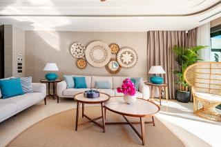 Stylish Beachfront Villa with Pool Gym Sauna SeaView - 5