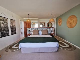 Modern and spacious Villa on the beach !! - Saint-François - 8