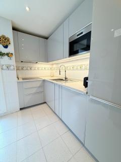 2 Bed Garden Apartment Benavista Direct Pool Access Walk to Golf, Tennis & Amenities - 5