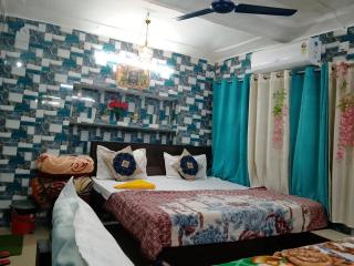 Luv Kush Homestay Ayodhya call now- 75659-24844 - 0