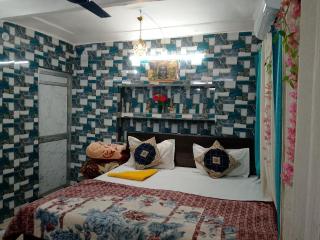 Luv Kush Homestay Ayodhya call now- 75659-24844 - 9