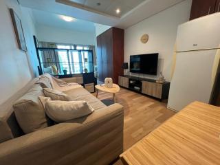Higuest - Lake-view Studio in JLT - Dubai - 7