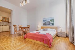 Affordable Apartment Near Wiener Stadthalle - 0