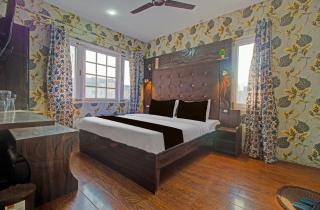 Collection O Kursoo Rajbagh Formerly Mid Valley Residency - 1