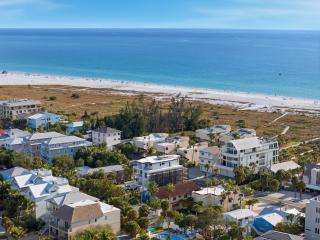 Jellyfish-Flamingo House, Amazing Location On Beach & Walk To Village - 5