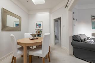 Bakers Close - Elie - 2