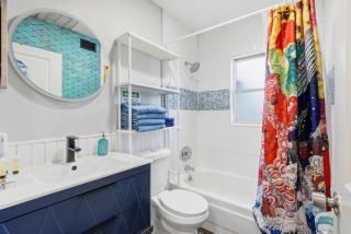 Mermaid-Shark 6BR House With Pool, Jacuzzi - Steps to Siesta Key Beach - 7