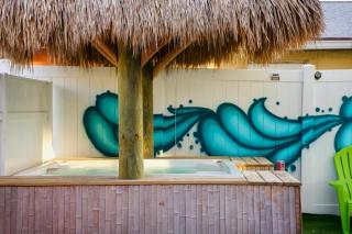 Shark Unit, Pool Jacuzzi Steps to Siesta Key Beach - 5