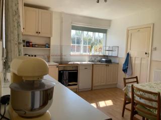Country cottage overlooking fields with garden room - 2