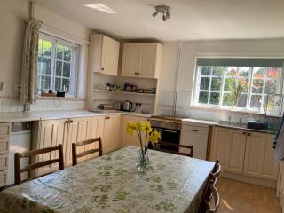 Country cottage overlooking fields with garden room - 3
