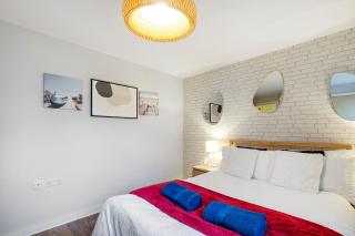Central 1BR Full Bath near Farringdon for 4 - 5