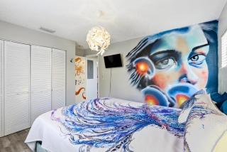 Pink Flamingo Unit, Steps to Beach, Siesta Key Village & Pet-Friendly - 9