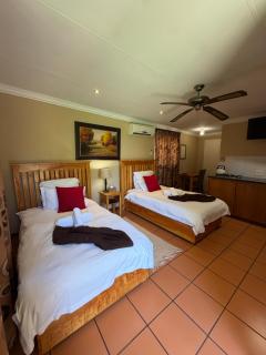 SETLHARE GUEST LODGE - 6