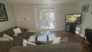 Luxurious Two Bedroom Apartment - 8