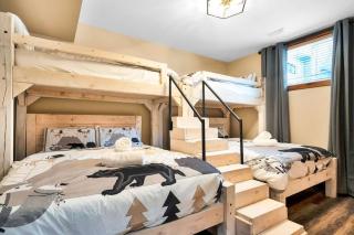 Best Location Chalet Step to Ski-Village-Extra Large Hottub - 8