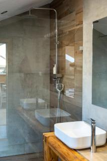 Pelíšky - Cozy Mountain Den with Large Bathroom - 2