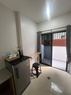 J2 Airport Mansion - 8