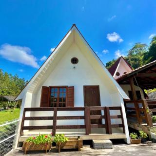 Chalet Zürich - um chalé duplo acima de uma rocha - 4