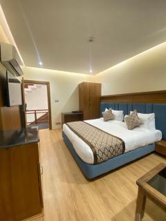 The Royal Terrain - 6