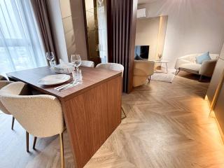 YANG 23rd Floor Panoramic View & King Bed Luxury - 6