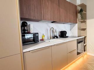 YANG 23rd Floor Panoramic View & King Bed Luxury - 1