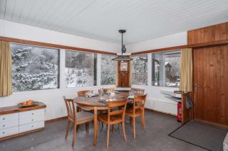 Spacious Lake and Mountain View Villa - 15 min to Interlaken - 4