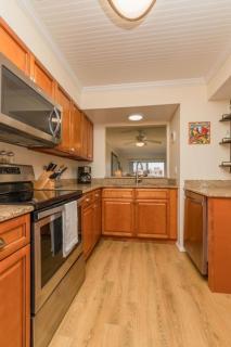 STBT 405- Beachside Condo with Pool & Elevator condo - 3