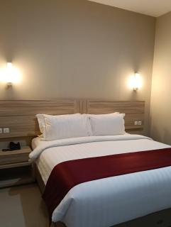 Sunflower Hotel Syariah near Juanda Airport - 5