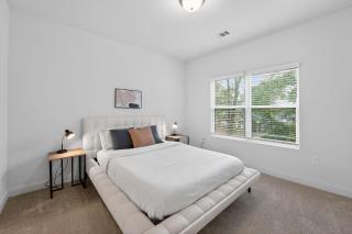Cozy Modern Apartment in Savannah - 8
