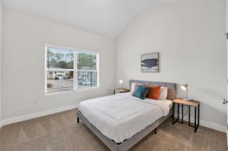 Sleek Apartment With Fitness Center - 7