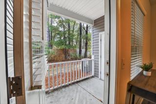 Comfortable Savannah Stay With Amenities - 6