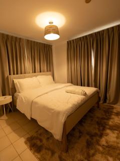Spacious 4 Bedroom Polo Court Apartment in Airport - 1